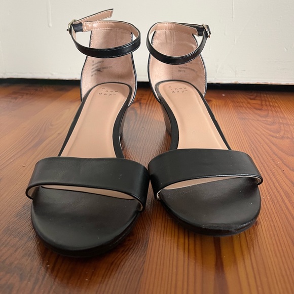 a new day Black Wedge Sandals, size 6.5 - Picture 3 of 7
